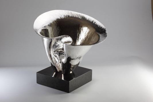 Hammered Tulip Vase With Wooden Vase